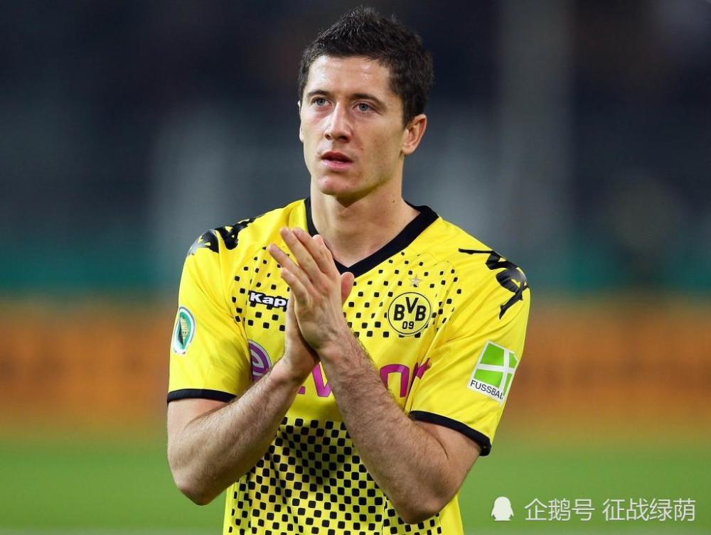  莱万多夫斯基蝉联德甲金靴三度获奖  