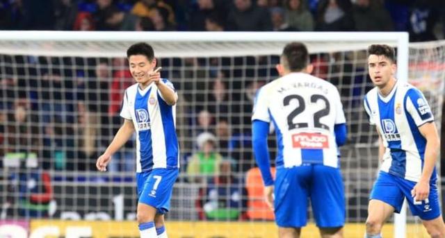  多特蒙德核心染红离场，十人应战惨遭逆转  