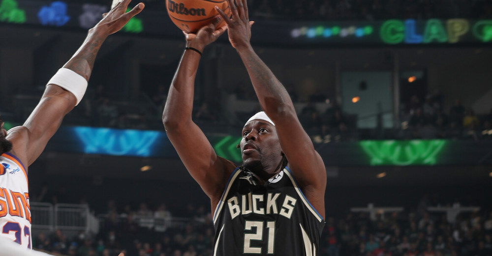  霍勒迪致命抢断雄鹿险胜篮网  