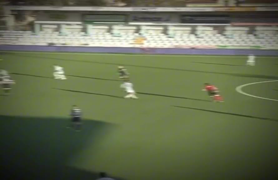  雷恩中场精准长传制导打破僵局  