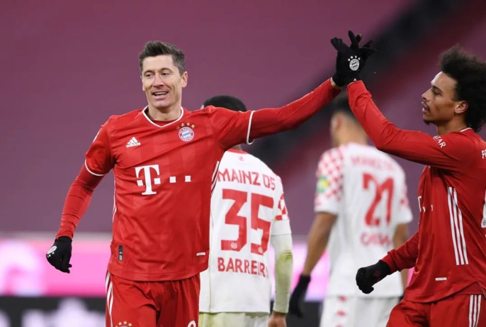  门兴全场零射正爆冷，美因茨终结对手连胜  